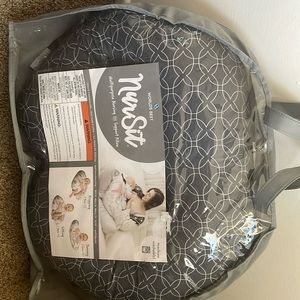 Nursing pillow
